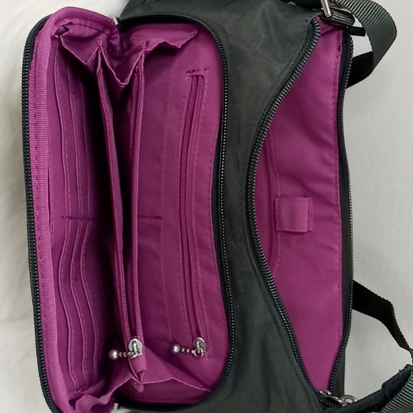 Baggallini’s Everyday Crossbody Bagg - Picture 5 of 10